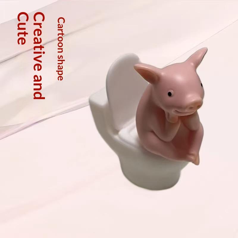 Lindo cerdito sentado en el in - Jet Home Bathroom reseña y precio